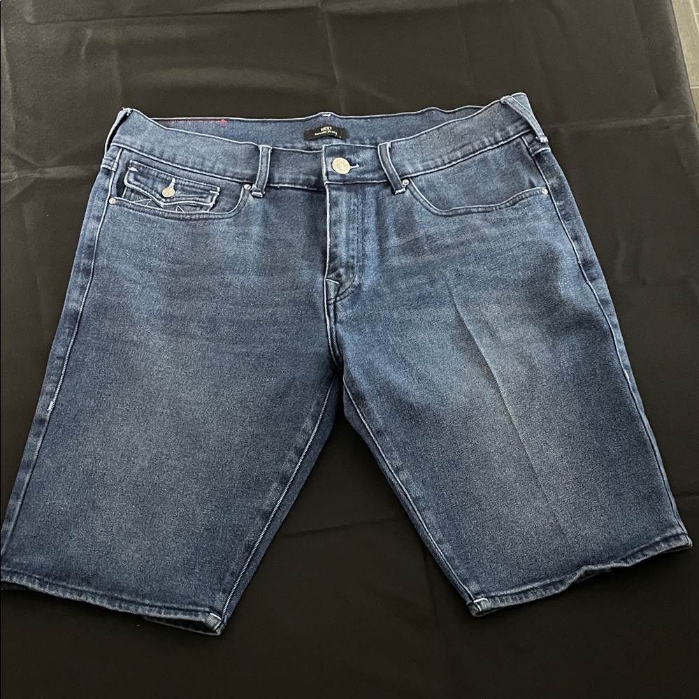 Ricky Relaxed straight Blue Denim Shorts mens size 36 True Religion